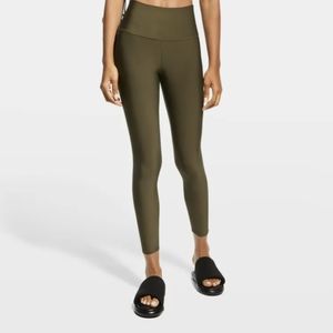 Alo Yoga Dark Olive Airlift High Waist 7/8 extra small xs